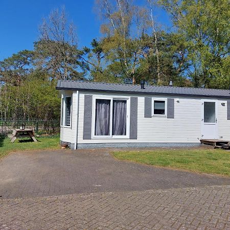 Ruim En Gezellig Chalet Voor 2 Personen Op De Veluwe Recreatiepark De Oude Driest 푸텐 외부 사진