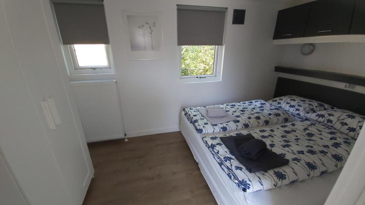 Ruim En Gezellig Chalet Voor 2 Personen Op De Veluwe Recreatiepark De Oude Driest 푸텐 외부 사진