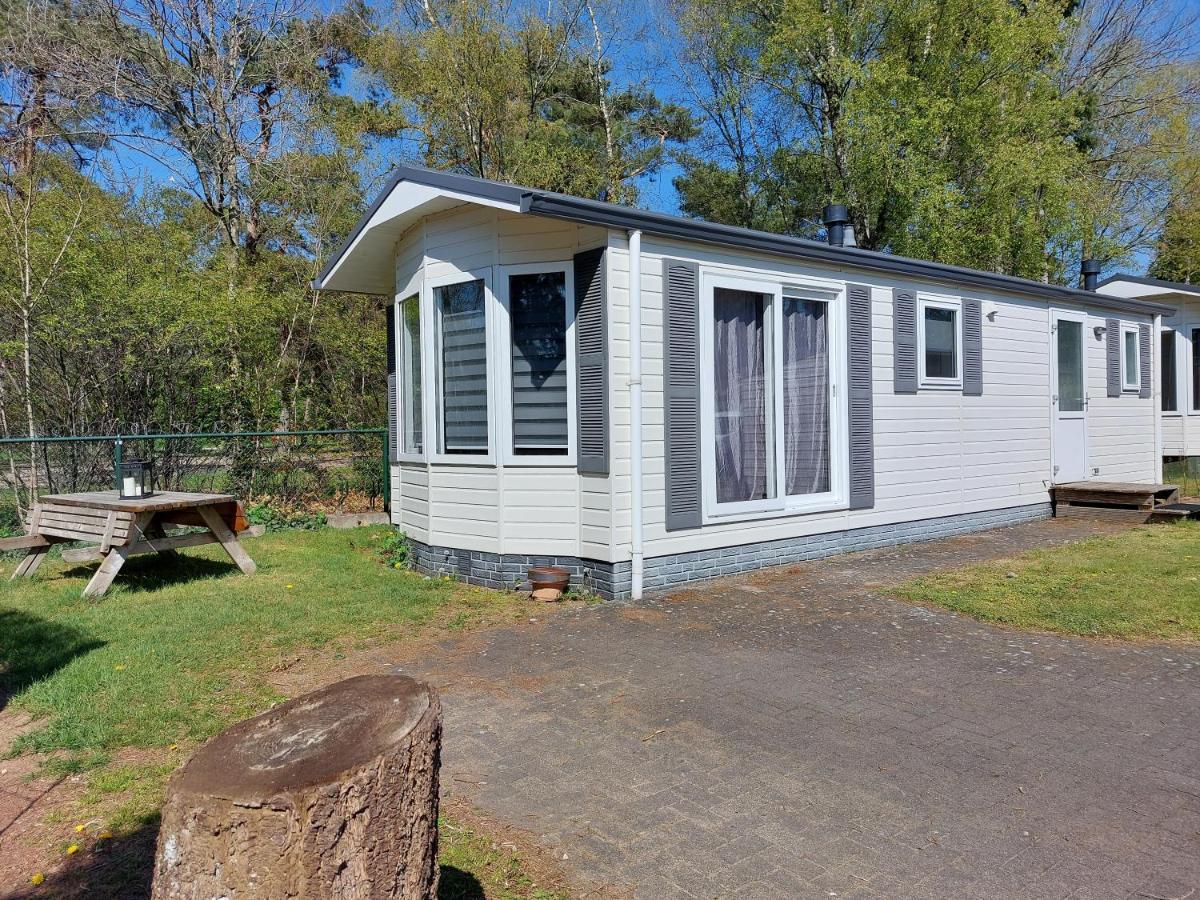 Ruim En Gezellig Chalet Voor 2 Personen Op De Veluwe Recreatiepark De Oude Driest 푸텐 외부 사진